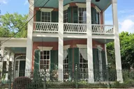 New Orleans City & Cemetery Tour by Minibus thumbnail 1
