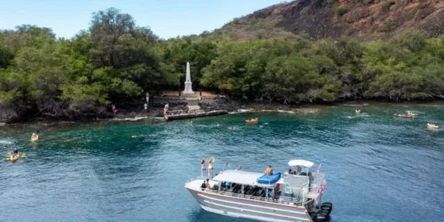 Kailua-Kona Snorkel Cruise in Kealakekua Bay - Image 3