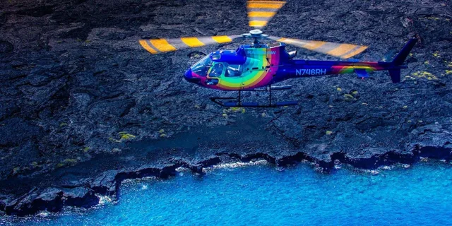 Kailua-Kona Coastal Helicopter Tour Doors On/Off 45 Min - Image 4