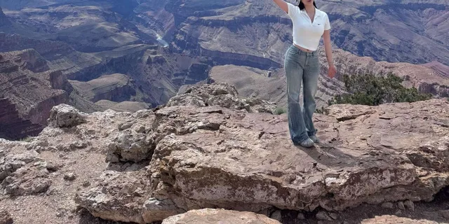 Las Vegas Grand Canyon and Antelope Canyon Tour - Image 4