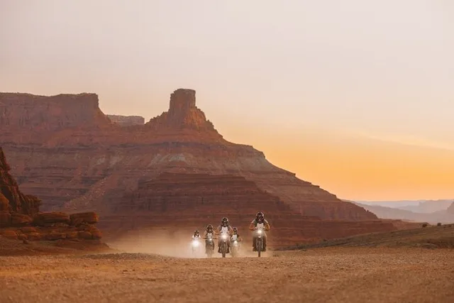 Moab Electric Dirt Bike Tour on Shafer Trail - Image 6