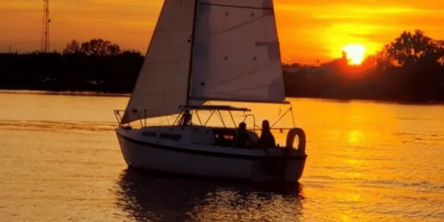 Orlando Sunset Sailing Tour on Lake Fairview - Image 1