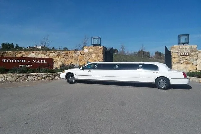 Paso Robles Limousine Wine Tour - Image 1