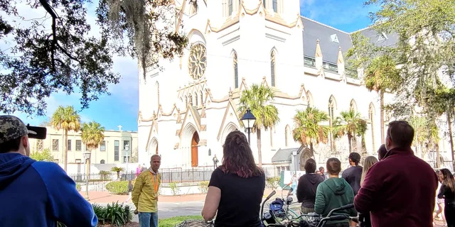 Savannah Historical Bike Tour - Image 1