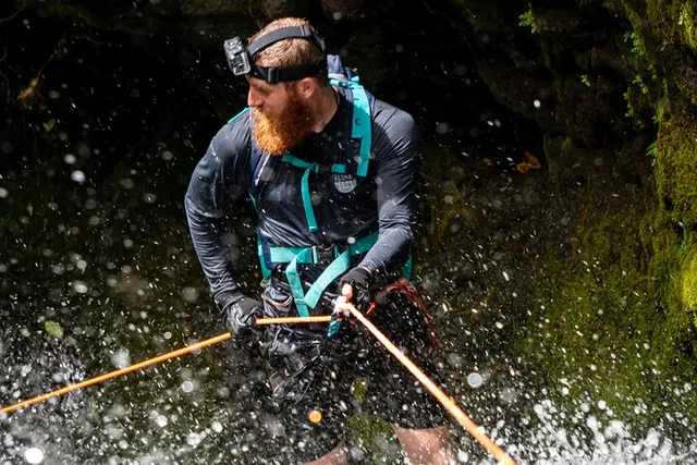 Honolulu Waterfall Rappelling Adventure 5 hr - Image 1