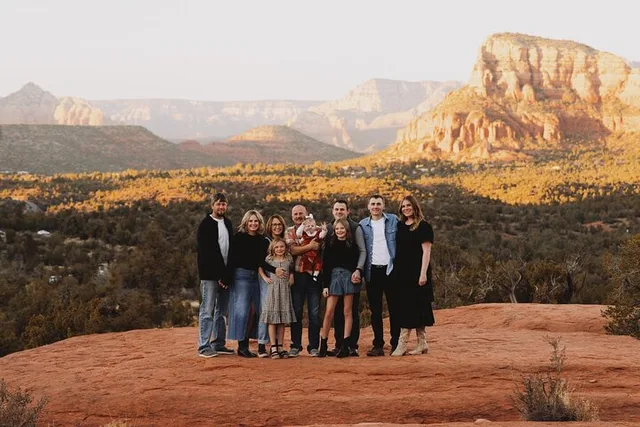 Sedona Photoshoot among Red Rocks 60 Min - Image 4