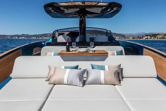 The Hamptons Dining Boat Tour - Image 3