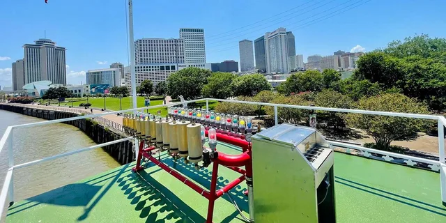 New Orleans Riverboat Cruise with Captain Narration - Image 5
