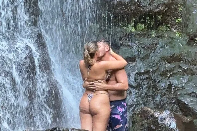 Oahu Waterfall Hike with Pickup - Image 2