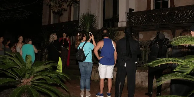 Savannah Ghosts and Mystery Pub Crawl - Image 5