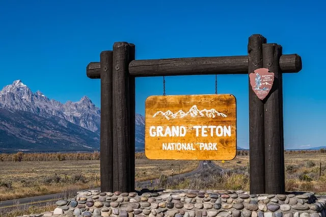 Salt Lake City Yellowstone and Grand Teton 5-Day Tour - Image 3