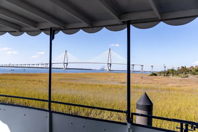 Charleston Harbor Cruise with Live Narration 1.5 hr - Image 4