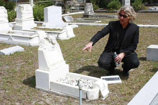 Savannah Bonaventure Cemetery Private Day Tour - Image 5