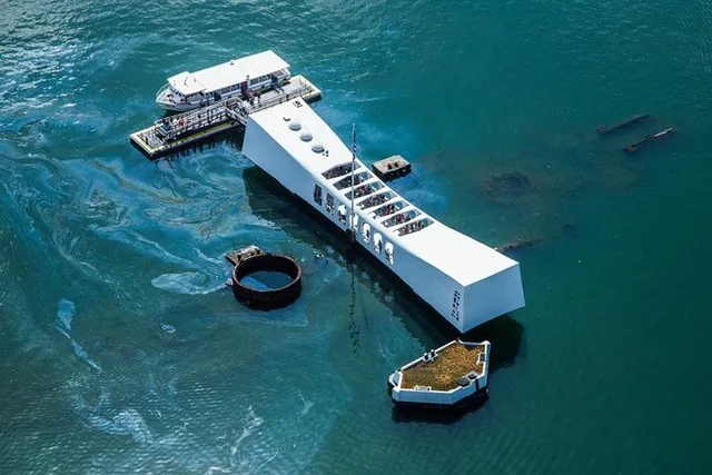 Honolulu Helicopter Tour Doors-Off 20 Min - Image 4