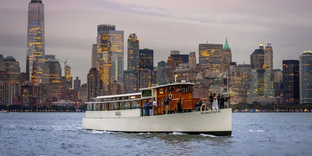 New York City Sunset Yacht Cruise - Image 3
