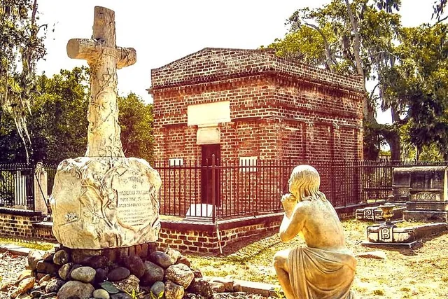 Savannah Women's History Cemetery Tour - Image 2