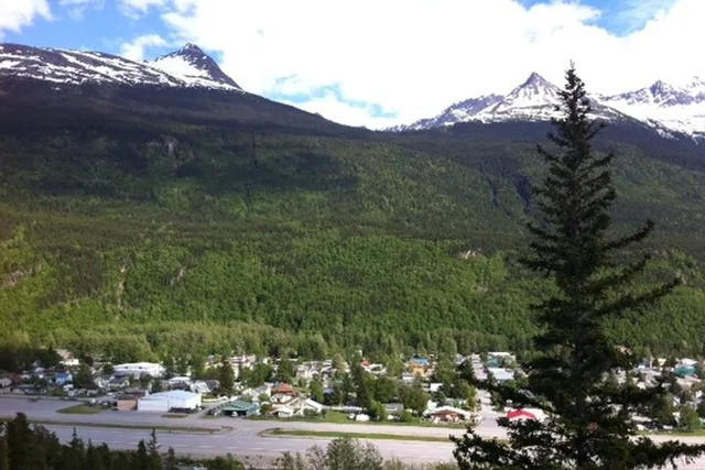 Skagway Historic Gold Rush Scenic Drive - Image 2