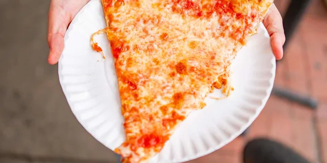 New York City Pizza Bus Tour - Image 5