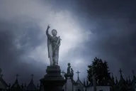 New Orleans Cemetery and Ghost Bus Tour thumbnail 2