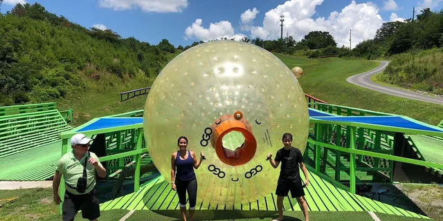 Pigeon Forge Fishpipe Stationary Zorbing Ride 15 Min - Image 4