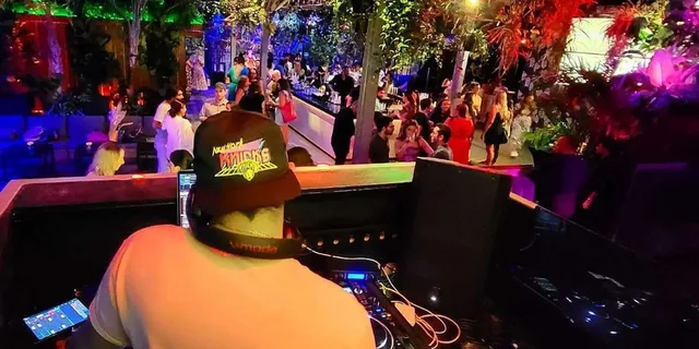 New York City Nightlife Crawl - Image 2