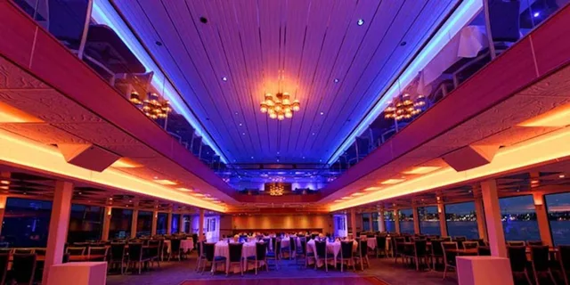 New York City Fireworks Cruise on Infinity Yacht - Image 3