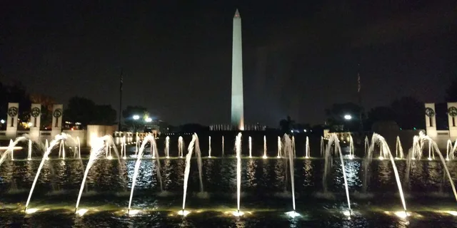 Washington DC National Mall Night Tour - Image 6