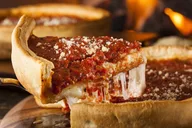 Chicago Food Tour with Deep Dish and Beef Sandwich thumbnail 3