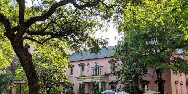 Savannah Historic District and Islands Private Tour 7 hr - Image 2