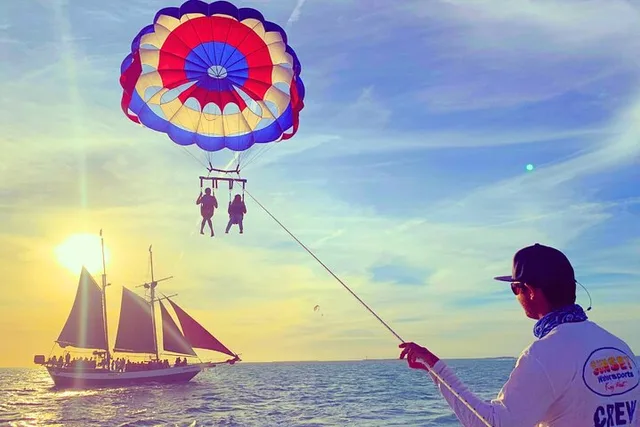 Key West Parasailing at Smathers Beach 60 min - Image 6