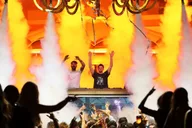 Las Vegas Nightclub Crawl by Party Bus thumbnail 4