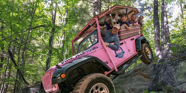 Pigeon Forge Foothills Parkway Jeep Tour 2.5 hr - Image 3