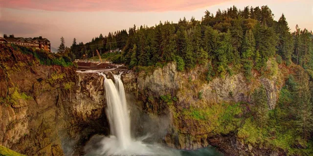 Seattle Snoqualmie Falls and Leavenworth Day Trip - Image 1