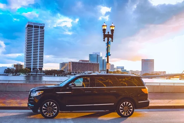 Jacksonville Airport Car Transfer to Downtown - Image 2