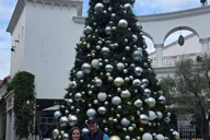 Santa Barbara Food and Walking Tour with Comedian thumbnail 4