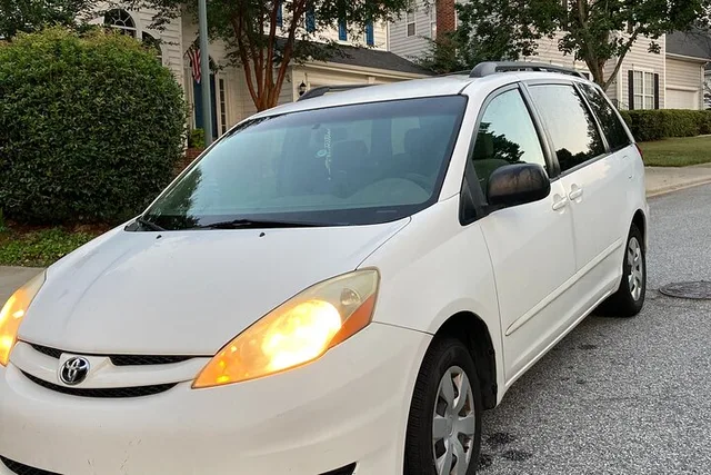 Charlotte to Greenville Private Minivan Transfer - Image 3
