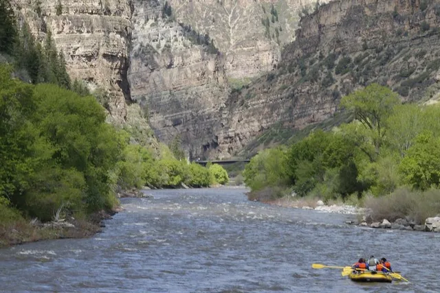 Glenwood Springs Rafting Trip - Image 1