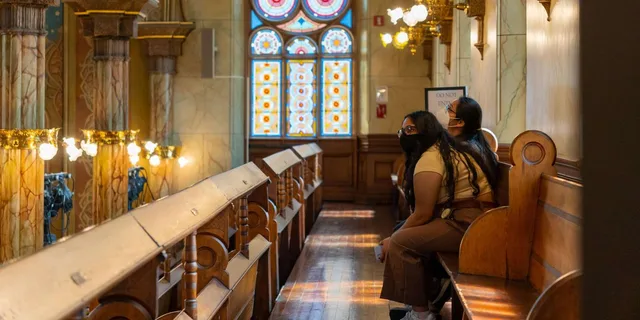 New York Museum Tour at Eldridge Street - Image 2