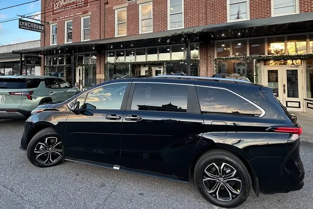 Nashville Evening Van Tour - Image 6