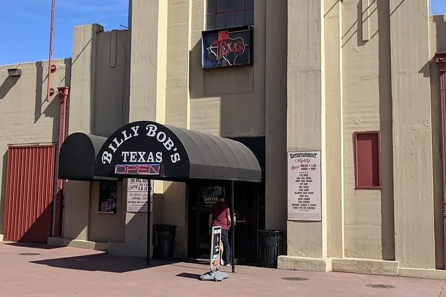 Fort Worth Honky Tonk Dinner and Photo Experience - Image 5