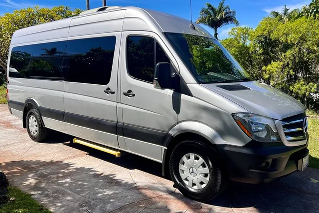 Kona Airport Private Transfer - Image 1