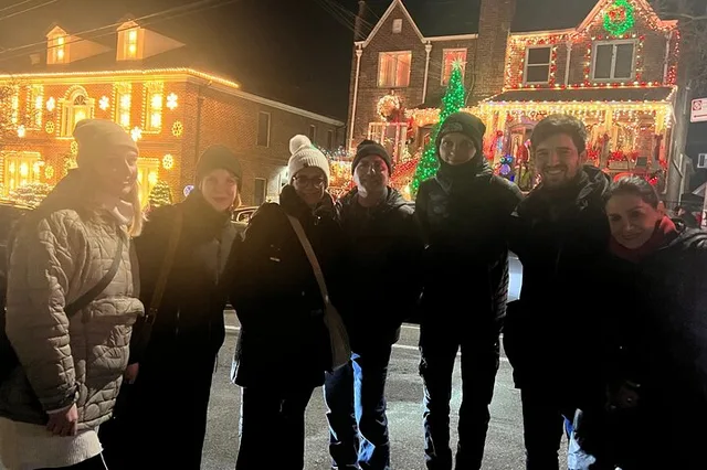 Brooklyn Christmas Lights Walking Tour - Image 3