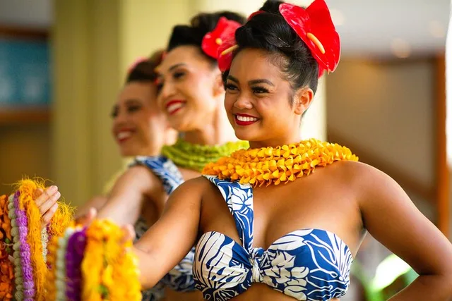 Waikiki Luau Experience with Buffet - Image 2