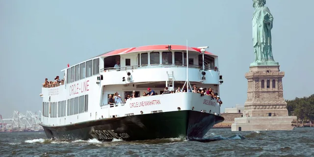 New York City Circle Line Landmarks Cruise 1.5 Hr - Image 3