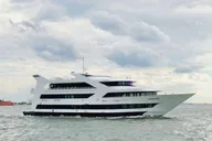 New York City Yacht New Year's Eve Celebration thumbnail 1