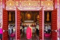 Los Angeles Hindu Temple and Buddhist Monastery Tour thumbnail 2