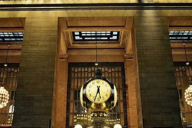New York City Midtown Art Photo Experience - Image 1