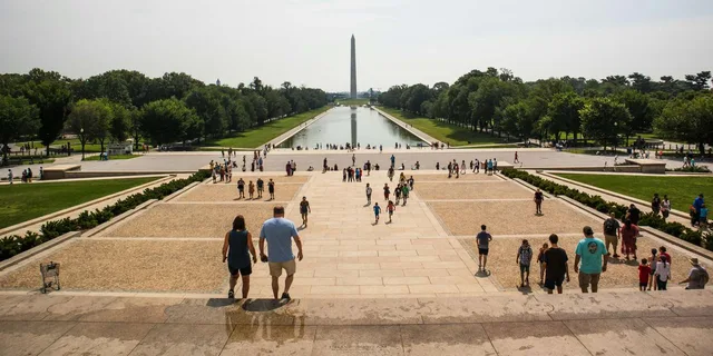 Washington DC National Mall Walking Tour - Image 6