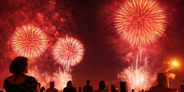 New York City 4th of July Fireworks Cruise - Image 3
