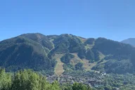 Aspen Hunter Creek Leisure Hike thumbnail 5